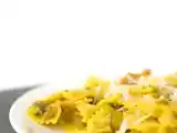 Ricetta Farfalle salsiccia zucchine e zafferano
