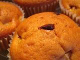 Ricetta Muffin al cioccolato e pesche sciroppate