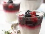 Ricetta Finta panna cotta allo yogurt con frutti di bosco