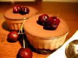 Ricetta Piccole mousse di cioccolato e ciliegie