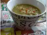 Ricetta Minestra di orzo perlato, zucchine, pomodori e pesto