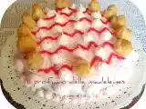 Ricetta Bavarese ai frutti di bosco con sorpresa di bigné e meringhe alla fragola