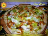 Ricetta Pizza ai fiori di zucca, mozzarella e alici