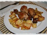 Ricetta Coscette di pollo alla birra con patate saporite al forno