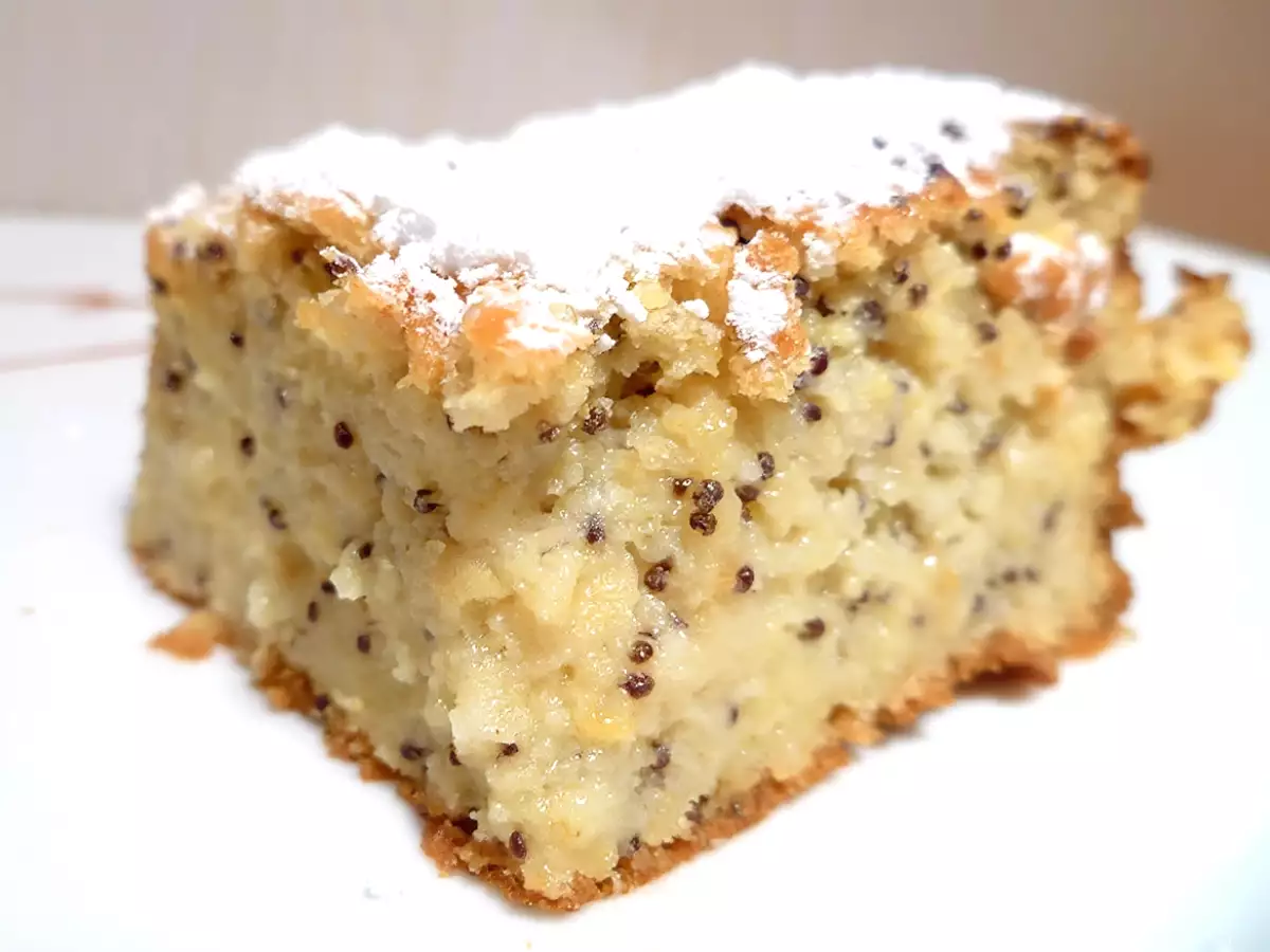 Ricetta Torta di mele con semi di papavero e nocciole