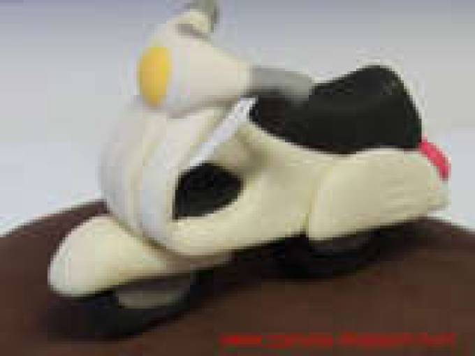 [MMF-PDZ] Moto Vespa in pasta di zucchero
