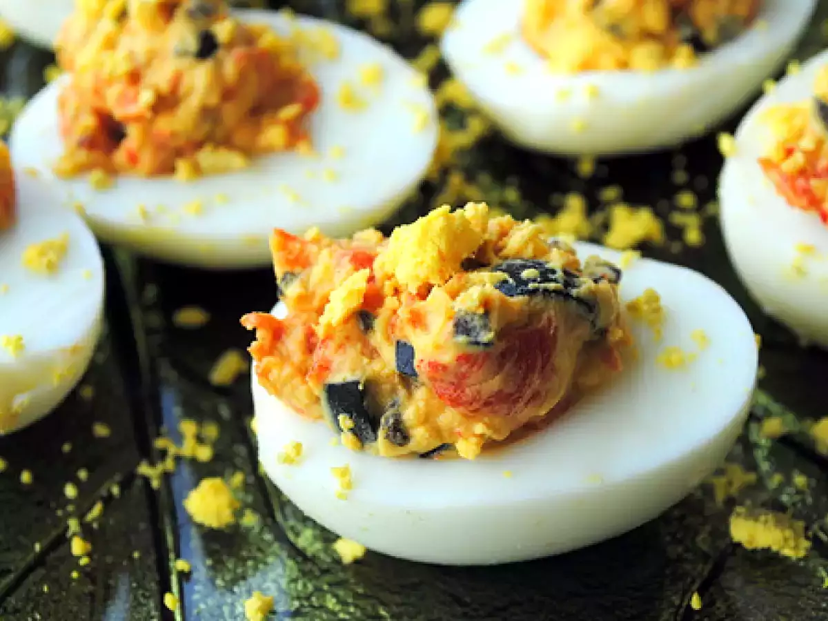 Ricetta Uova sode ripieni di peperoni