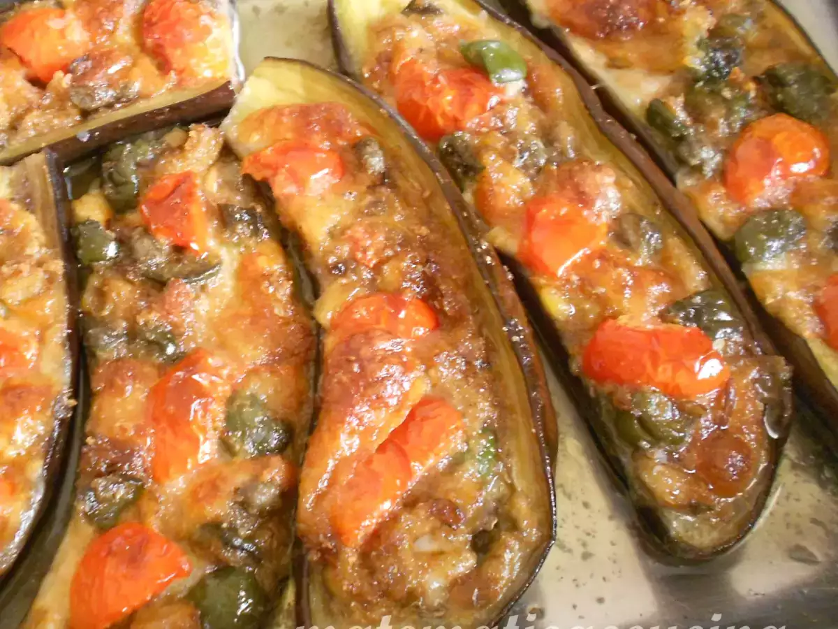Ricetta Melanzane spaccate ovvero melanzane imbottite al forno
