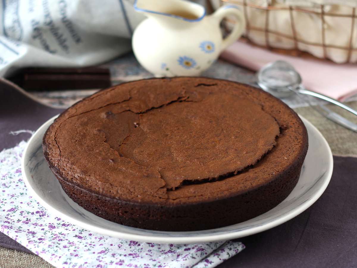 torta al cioccolato fondente leggera