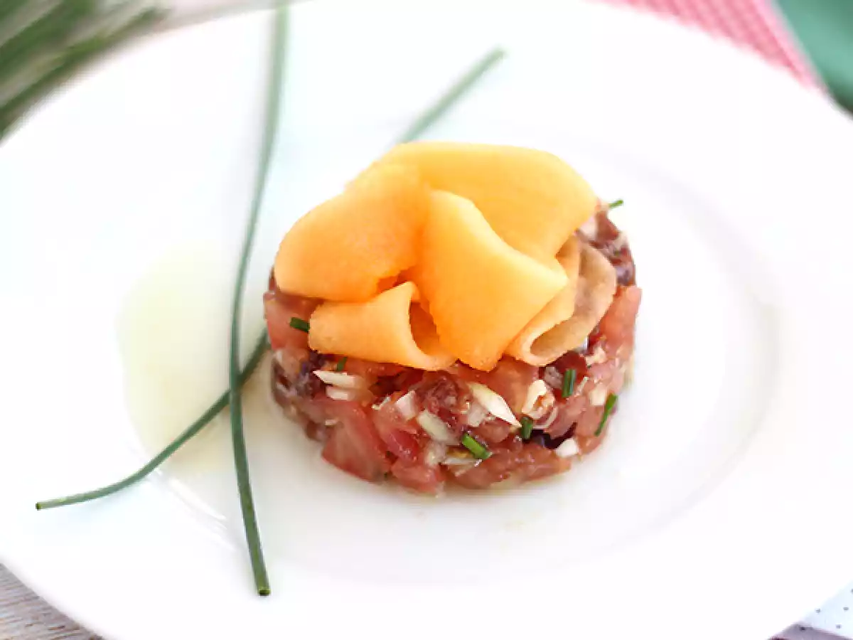 Ricetta Tartare di prosciutto, pomodori e melone