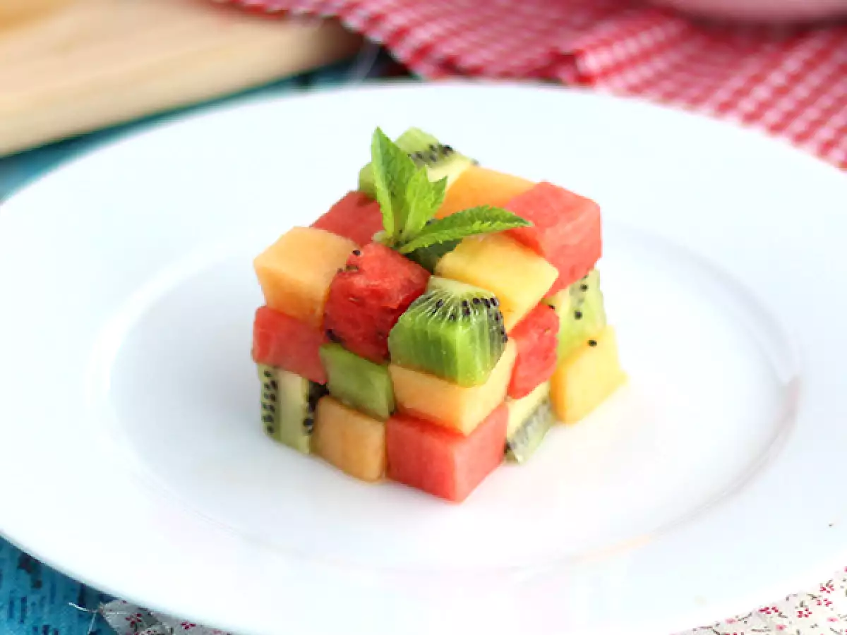 Ricetta Cubo di rubik di frutta: la macedonia spettacolare che sorprende tutti