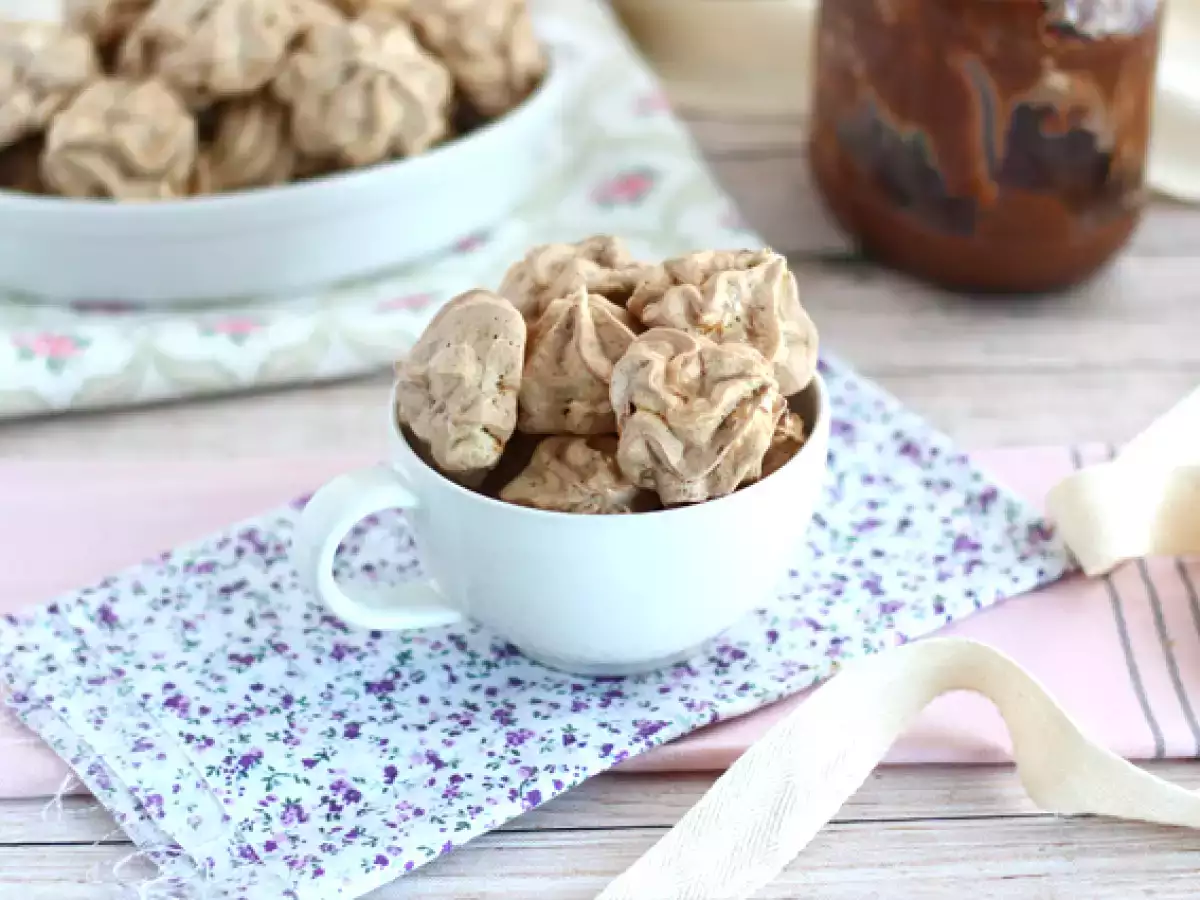 Ricetta Meringhe alla nutella