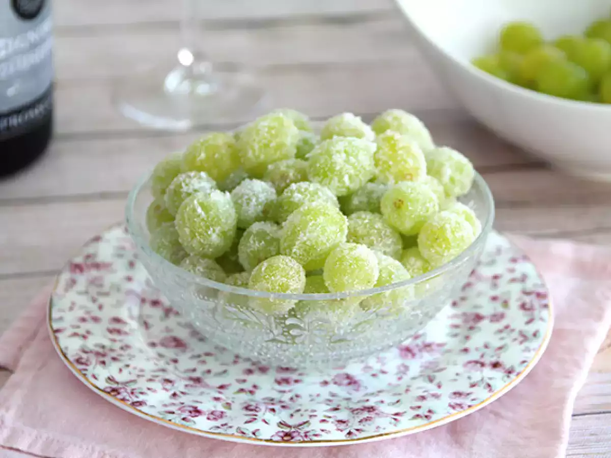 Ricetta Uva al prosecco: ricetta sfiziosa da servire a fine pasto o aperitivo