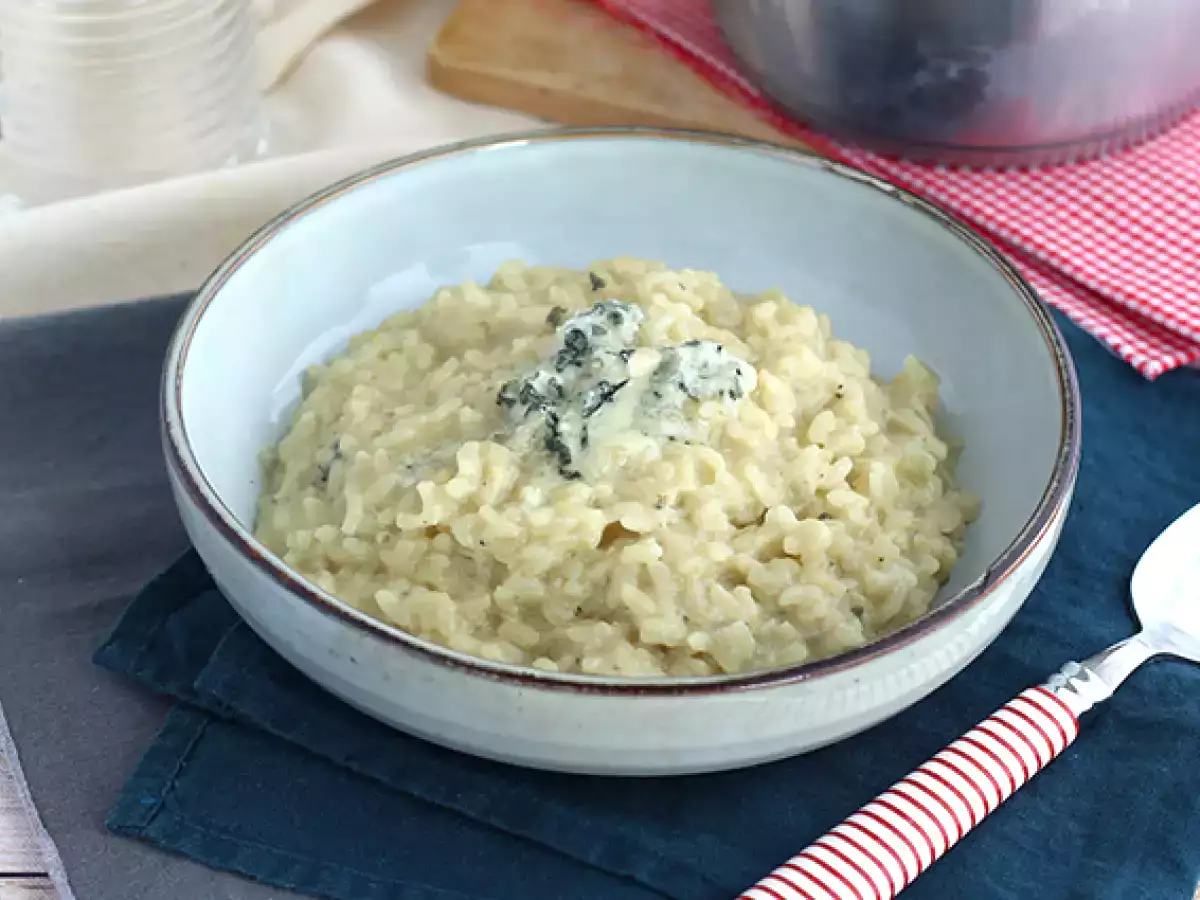 Ricetta Risotto al roquefort: la ricetta cremosa e dal sapore deciso pronta in pochi minuti