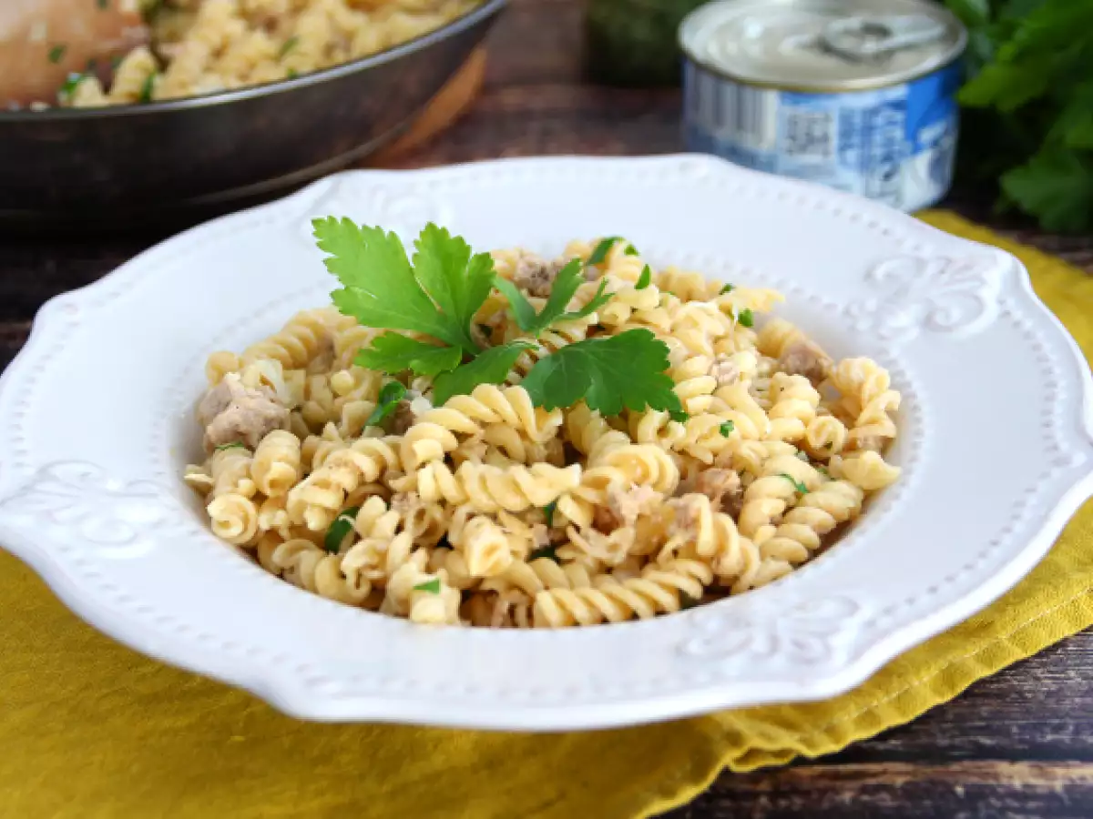 Ricetta Pasta al tonno in bianco - ricetta semplice, veloce e saporita