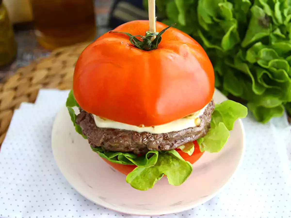 Ricetta Tomato burger: il burger senza pane leggero, fresco e pieno di gusto