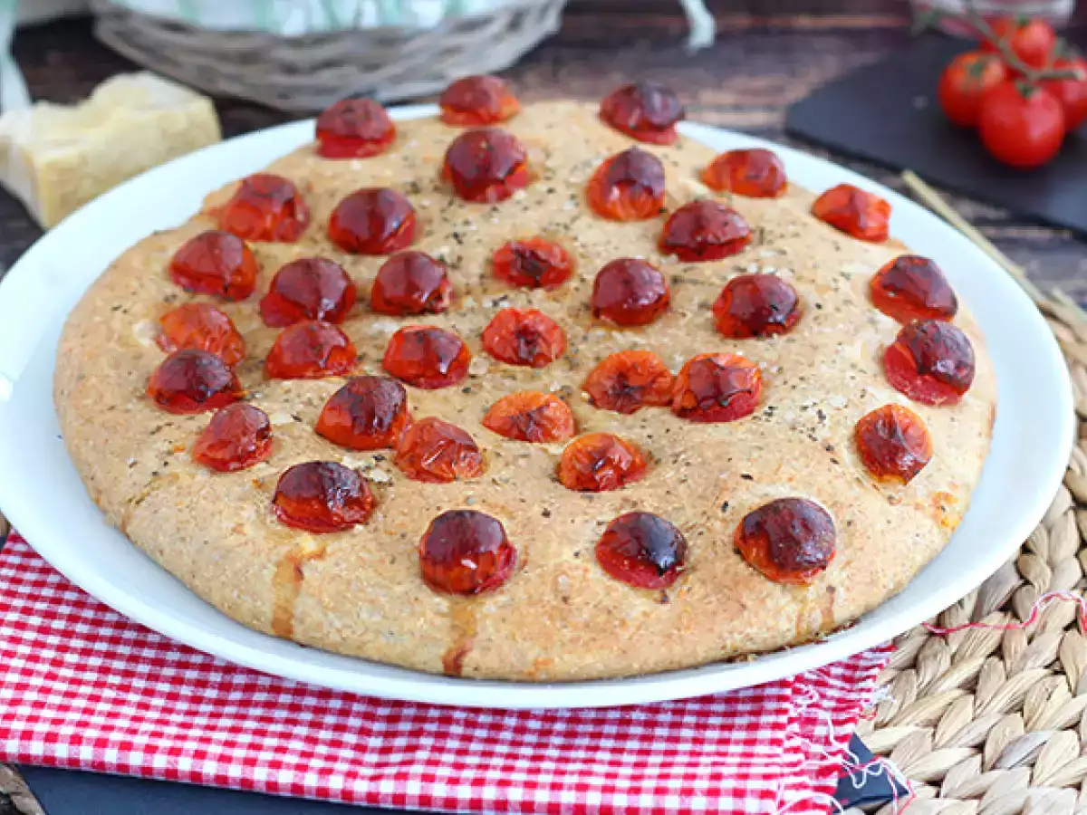 Ricetta Focaccia semintegrale con pomodorini
