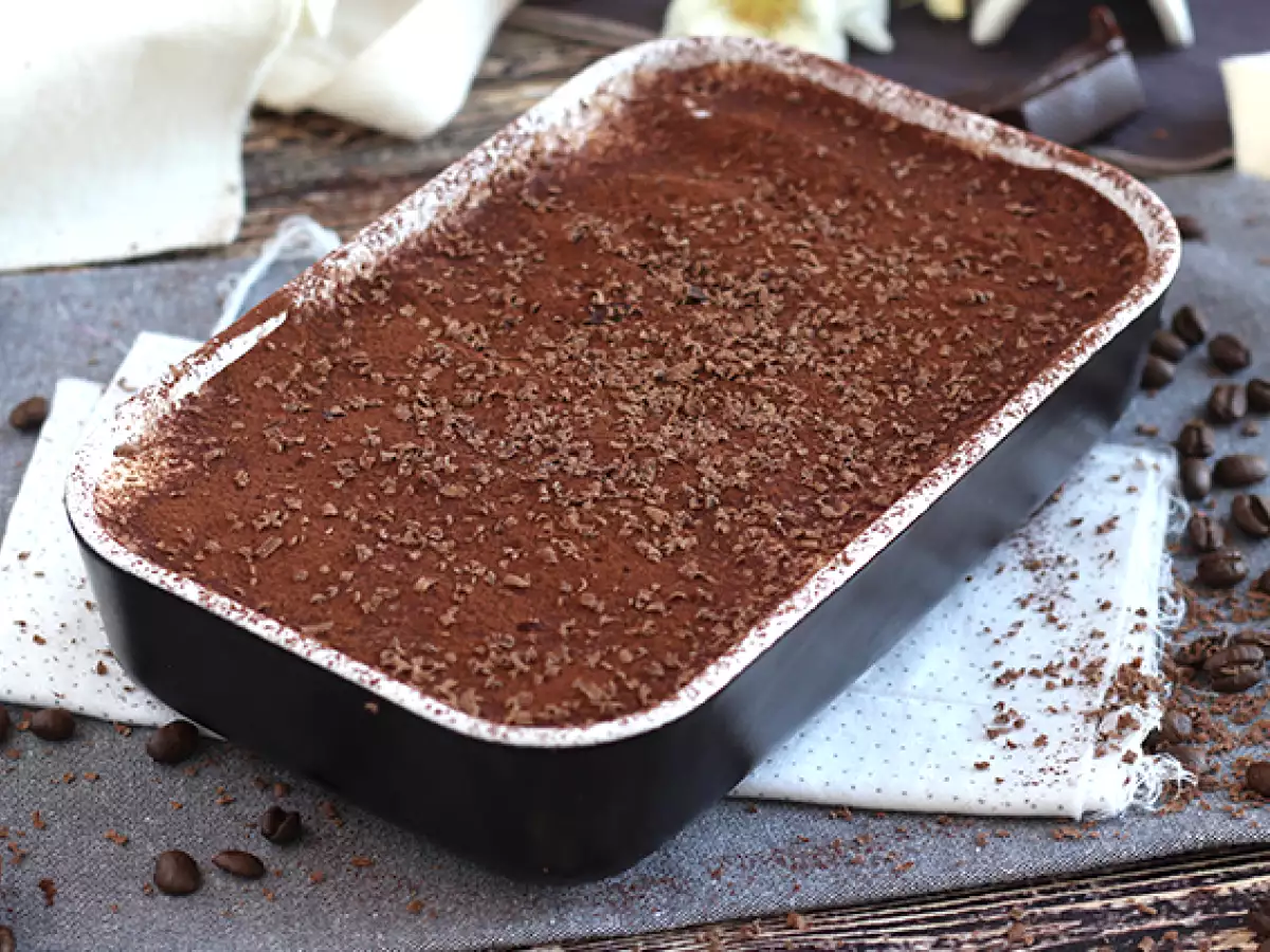 Ricetta Tiramisù con scaglie di cioccolato