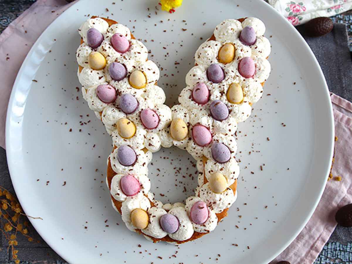 Torta coniglietto con ovetti di cioccolato