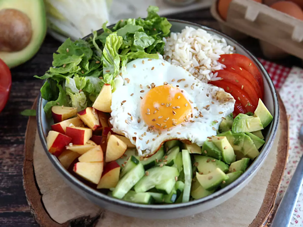 Ricetta Buddha bowl vegetariano; l'insalata equilibrata perfetta per l'estate!