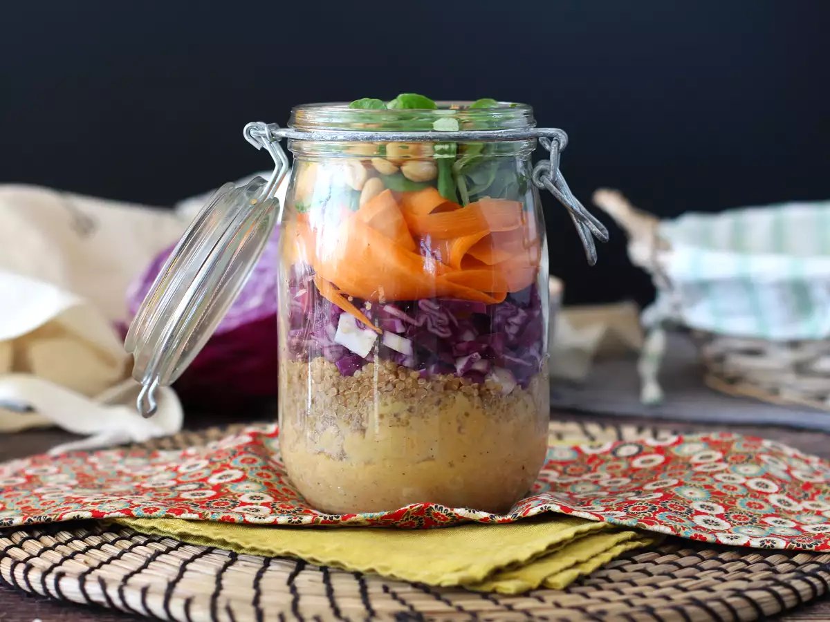 Ricetta Insalata in barattolo: la nostra versione vegetariana e facile da preparare