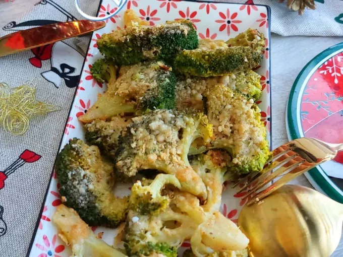 Broccoli schiacciati in crosta di parmigiano