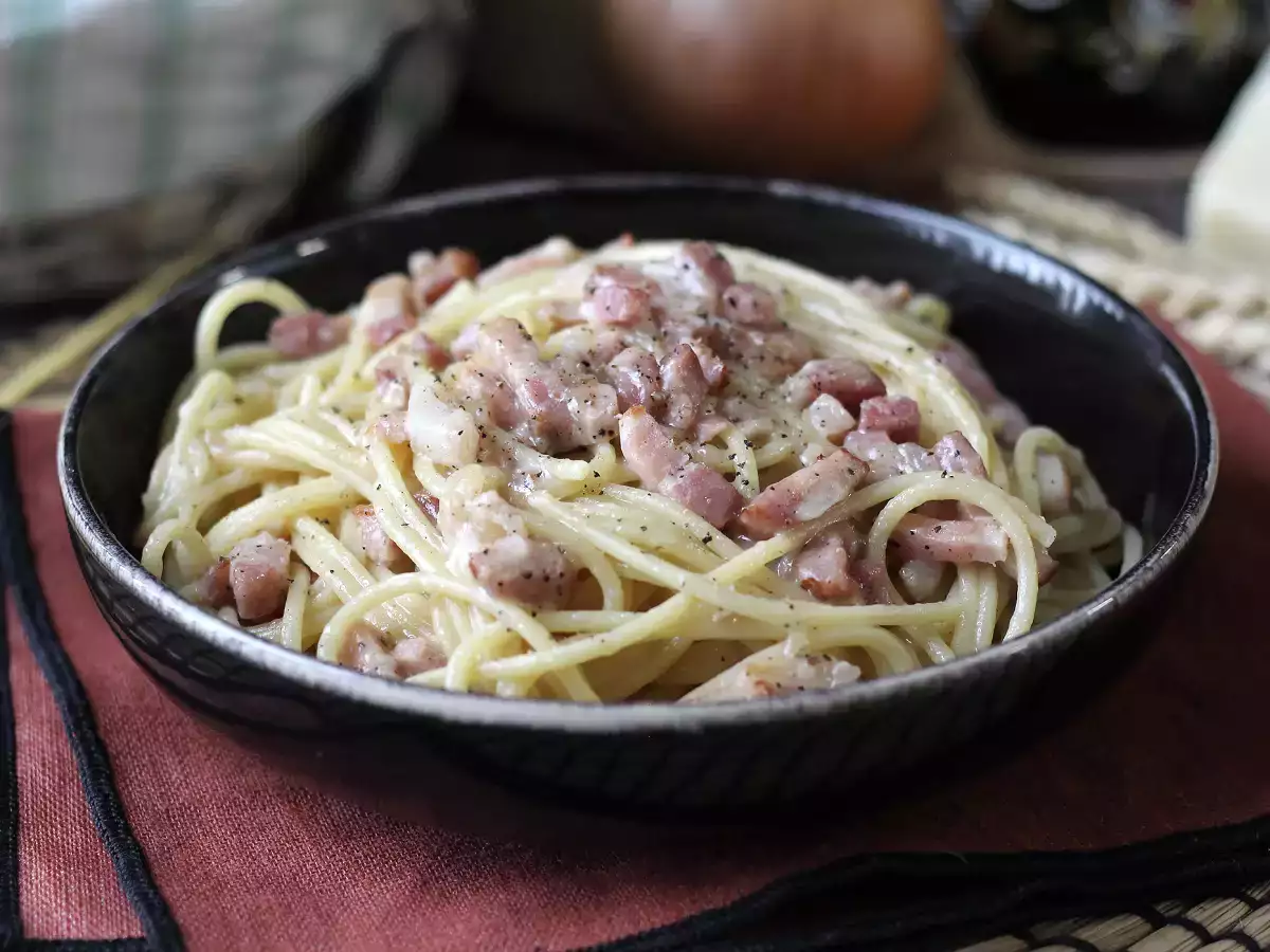 Ricetta Pasta con pancetta: facile, economica e cremosa