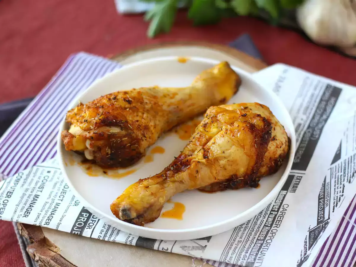 Ricetta Cosce di pollo marinate al forno: un successo assicurato con il minimo sforzo!