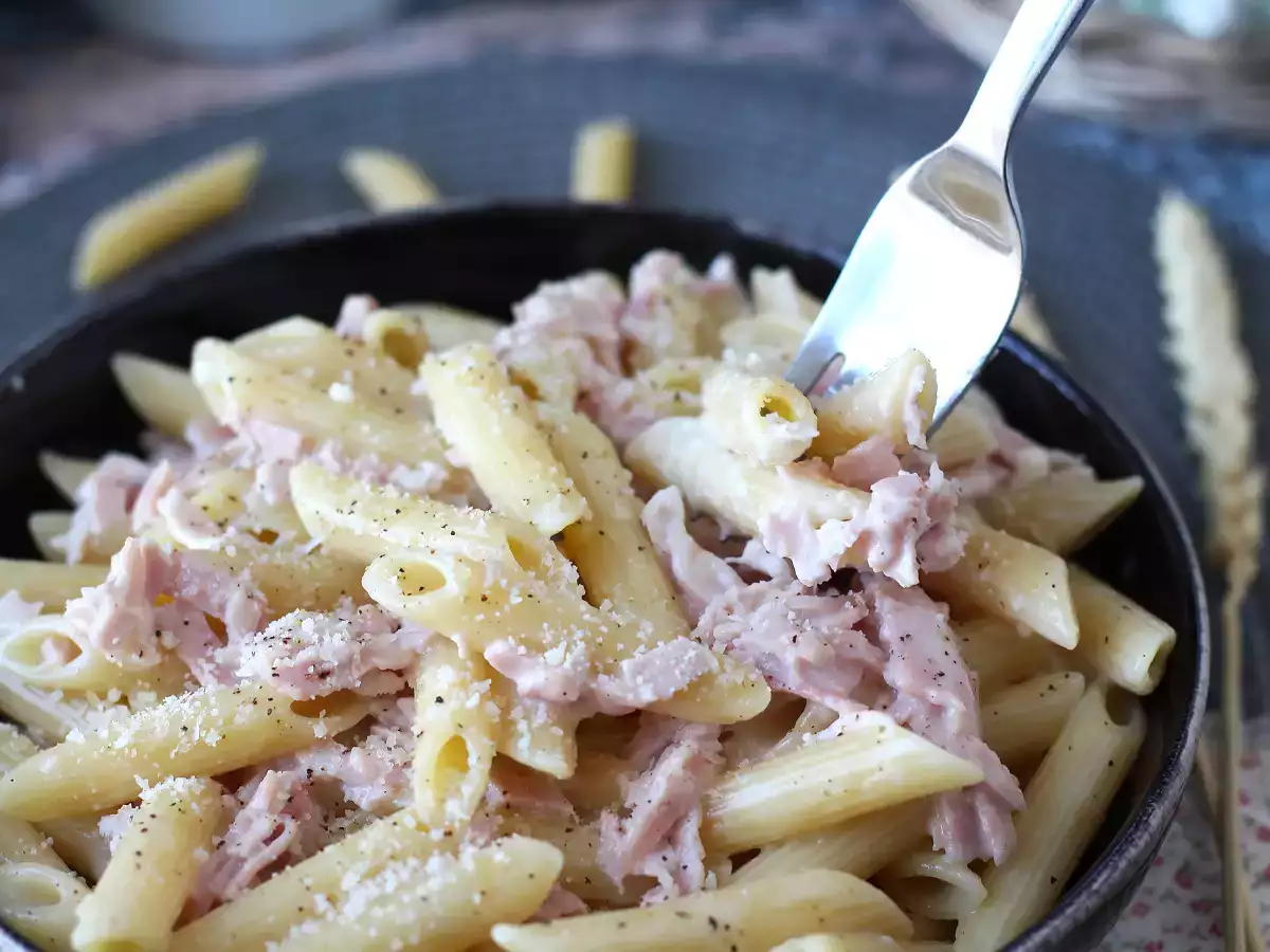 Ricetta Pasta panna e prosciutto: cremosa, veloce e irresistibile!