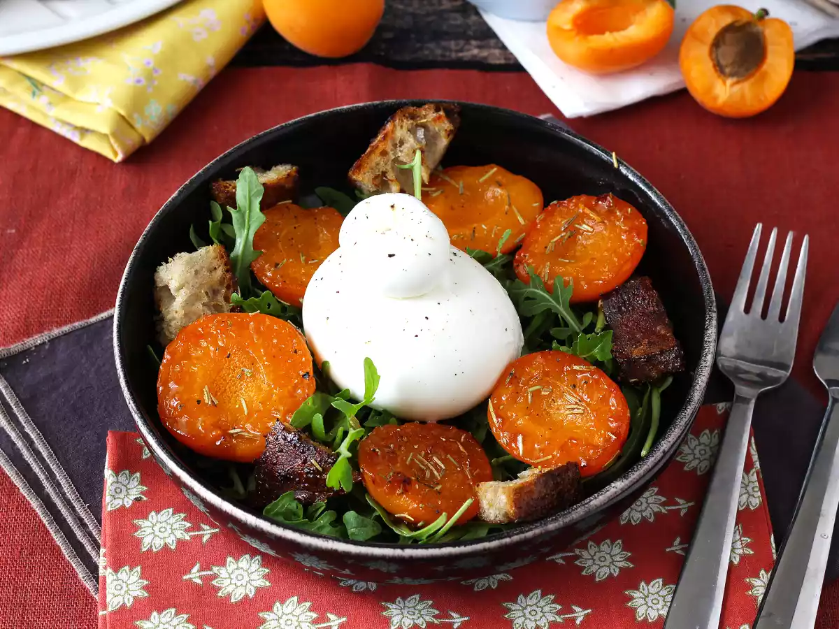 Ricetta Insalata di albicocche arrostite, rucola e burrata: facile e raffinata