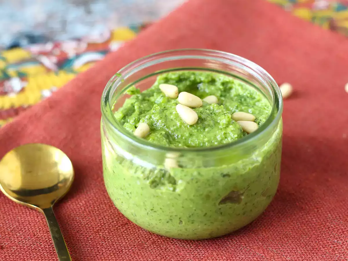 Ricetta Pesto di rucola fresco e cremoso in 5 minuti