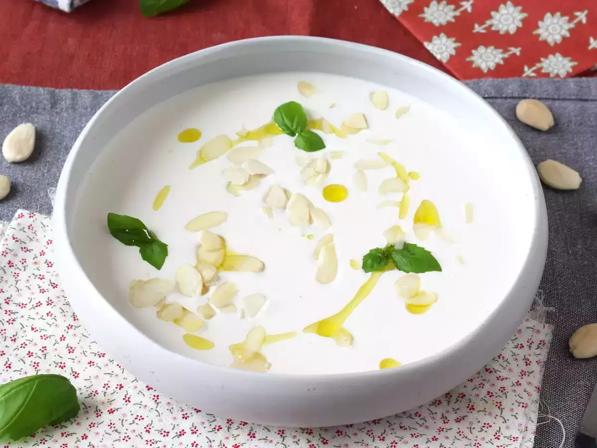 Ricetta Ajoblanco andaluso: la zuppa fredda che si desidera sempre in estate