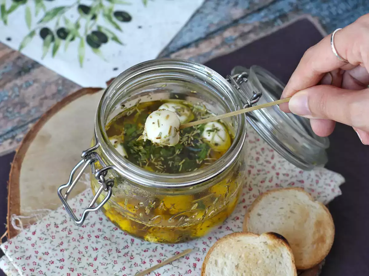 Ricetta Mozzarelline marinate fatte in casa: perfette per antipasti, insalate e aperitivi freschi