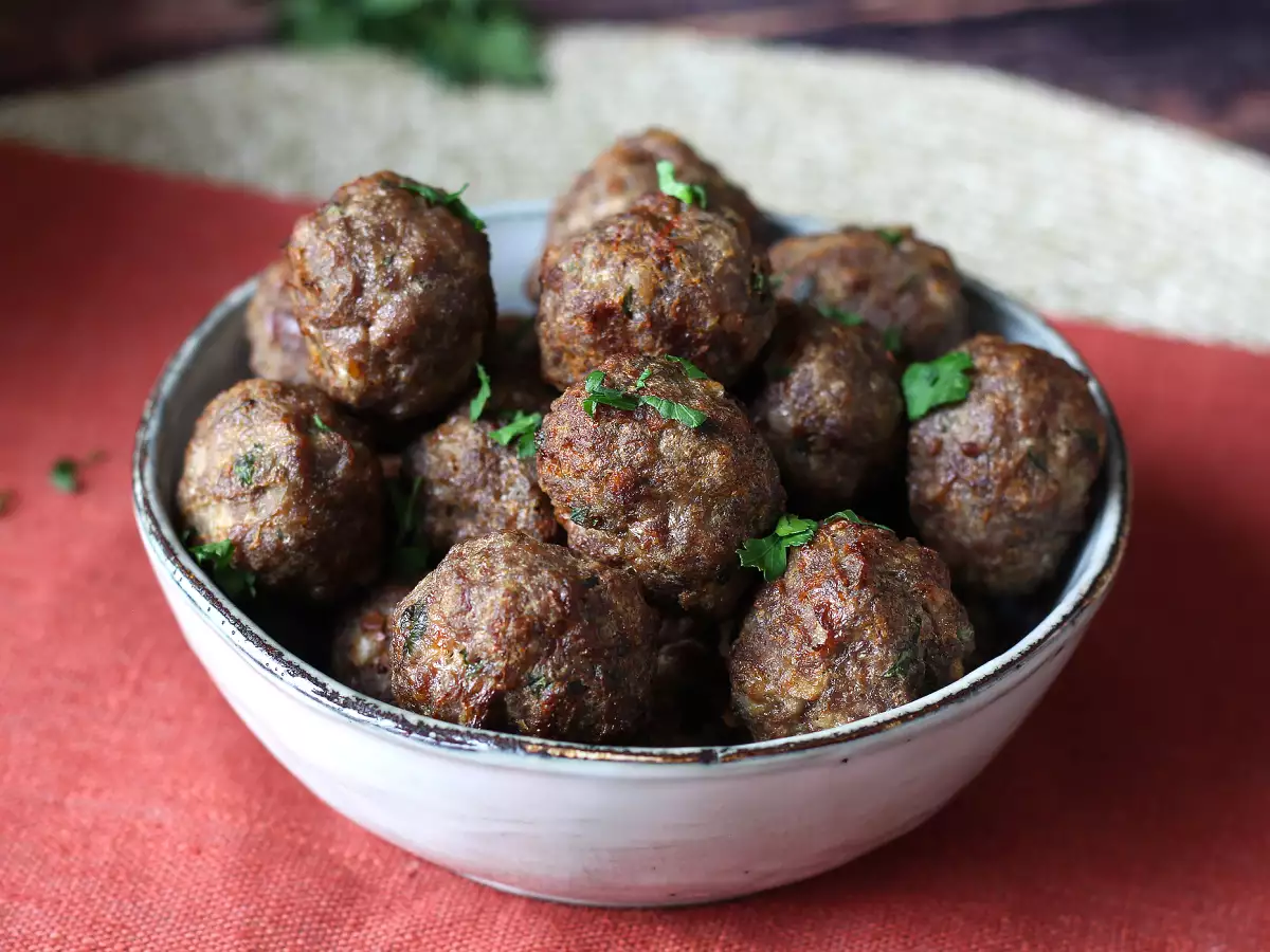 Ricetta Polpette in friggitrice ad aria morbidissime: ricetta facile e veloce con carne di manzo