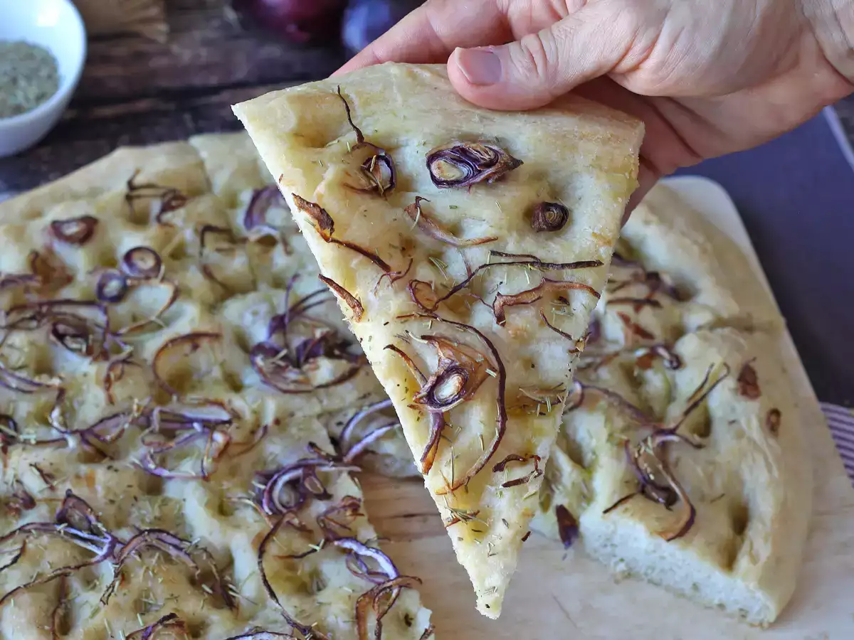 Ricetta Focaccia rustica con cipolla e rosmarino