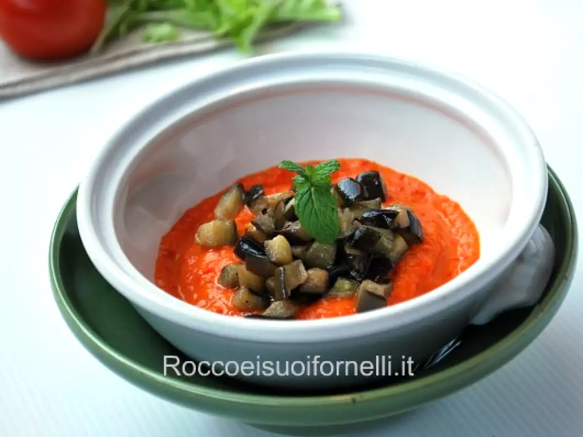 Ricetta Cubetti di melanzana in salsa di peperoni