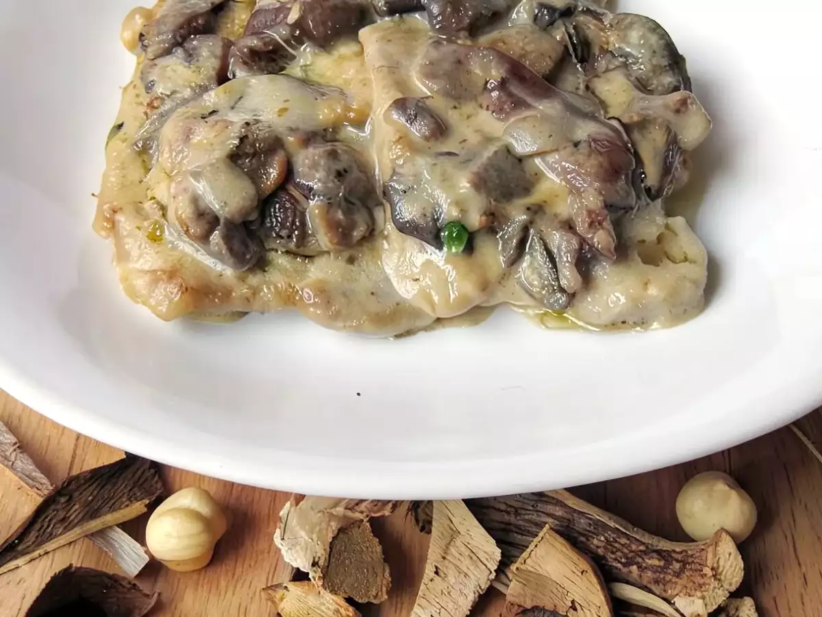 Ricetta Scaloppine con nocciole e funghi