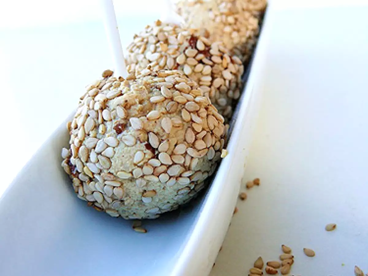 Ricetta Polpette di tofu, mandorle e sesamo tostato