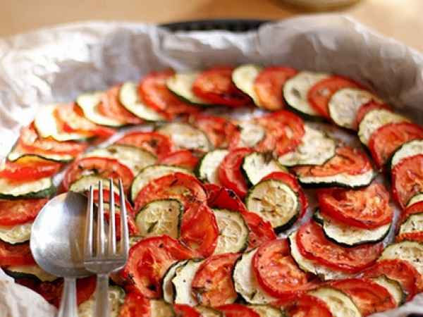 Tian di zucchine e pomodori