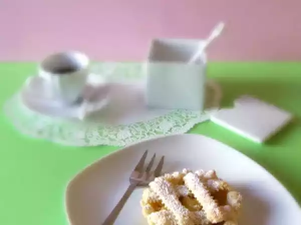 Ricetta Crostatine di sfoglia con mele caramellate al rum