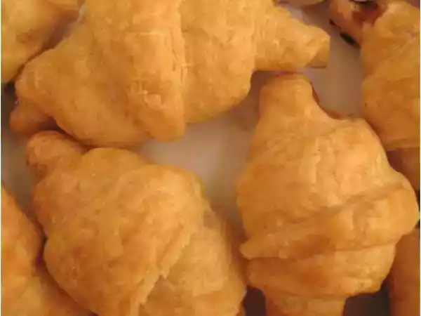 Ricetta Mini cornetti salati al prosciutto cotto