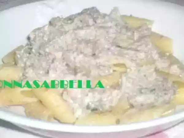 Ricetta Mezze pennette con crema di champignon, ricotta e grana