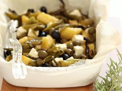 Ricetta Friggitelli, patate e olive con dadi di feta