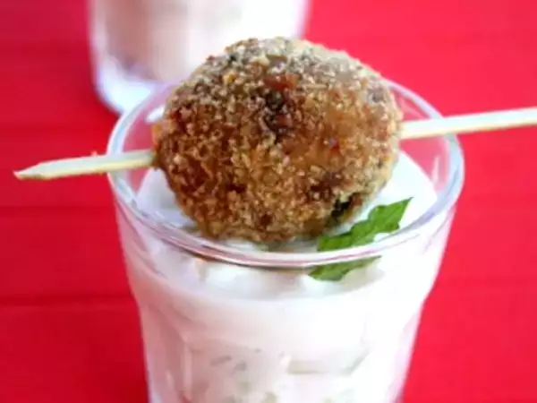 Ricetta Polpette di melanzane alla cannella croccanti con salsa allo yogurt