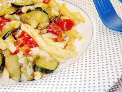 Ricetta Strozzapreti con pancetta, pomodorini, zucchine e scamorza