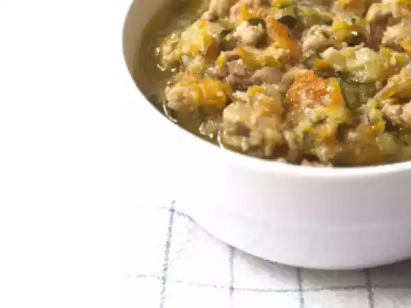 Ricetta Ragù di salsiccia, carote e zucchine: la ricetta facile per un sugo ricco e gustoso