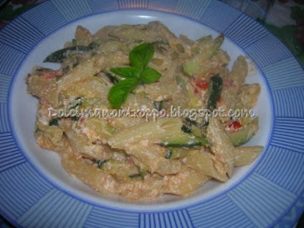 Ricetta Mezze penne zucchine, ricotta e pomodoro