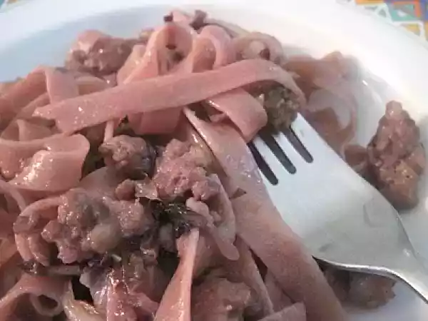 Ricetta Pasta al chianti con radicchio rosso e salsiccia