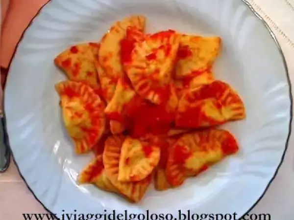 Ricetta Lunette di funghi e scamorza