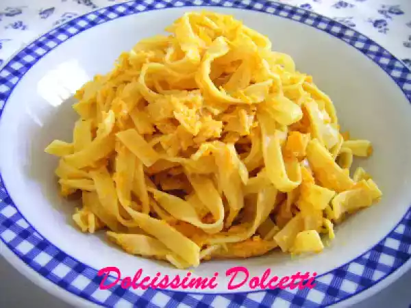 Ricetta Tagliatelle con zucca e ricotta